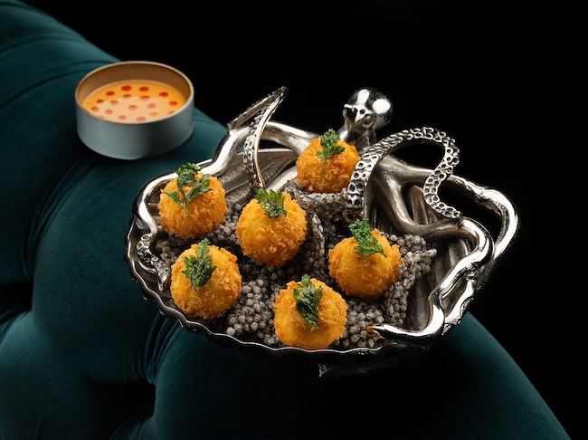 Extensive Dining Selection